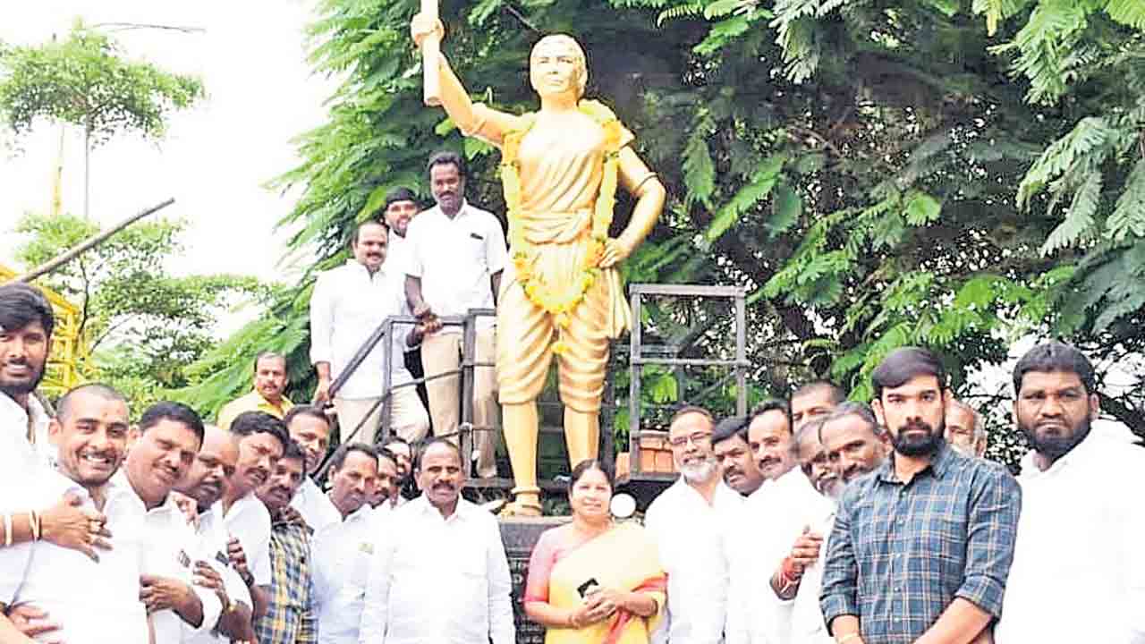 ఐలమ్మ జీవితం స్ఫూర్తిదాయకం