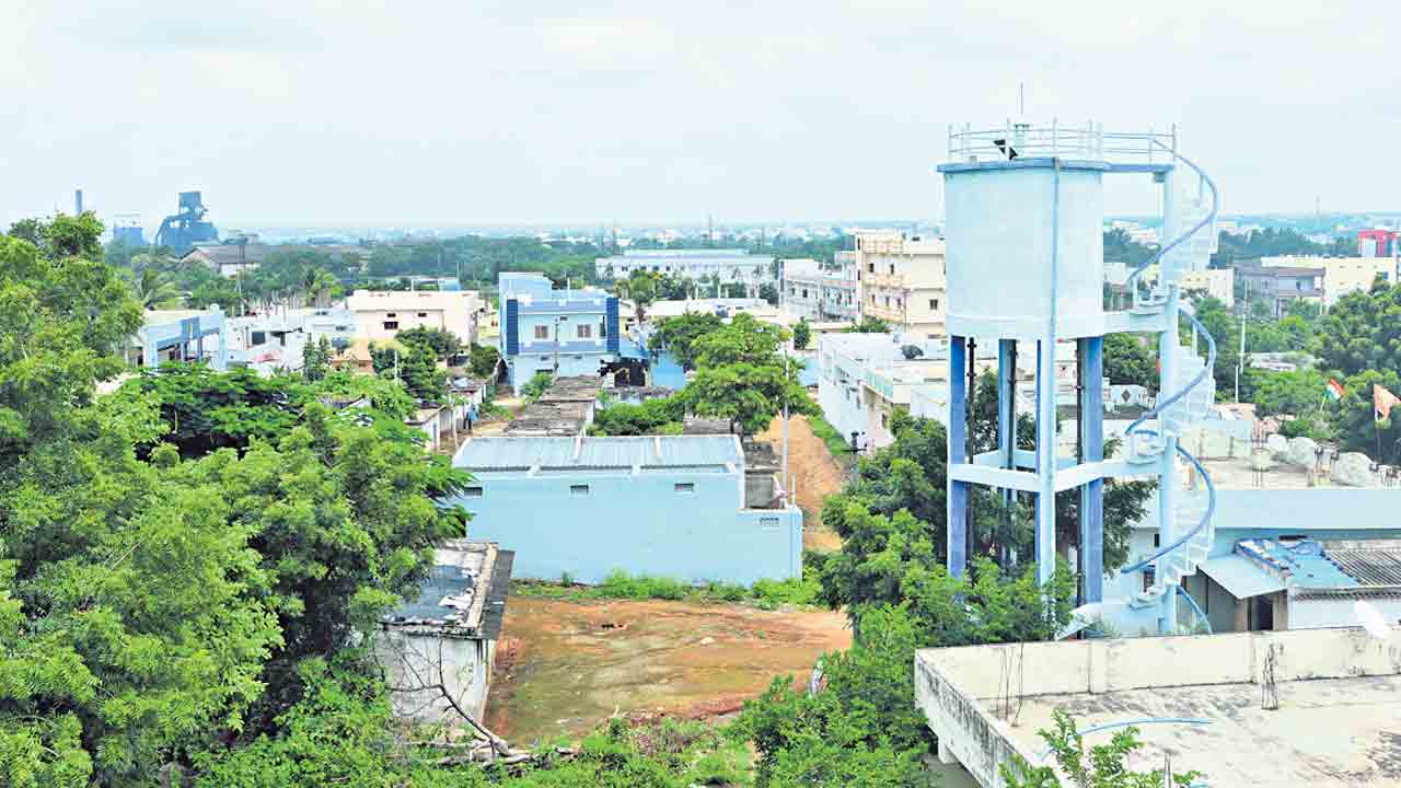 గుట్టలెక్కిన భగీరథ.. గట్టెక్కిన నీటి కష్టం