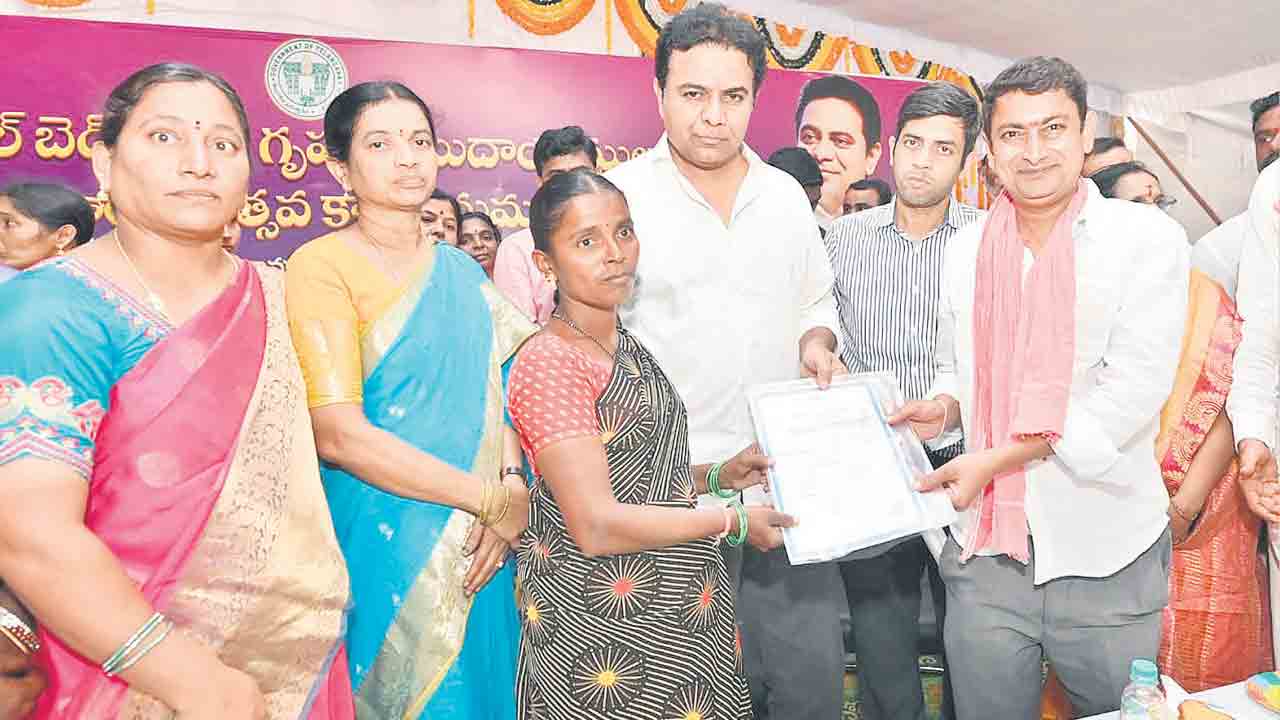 అర్హులందరికీ ఇండ్లు..