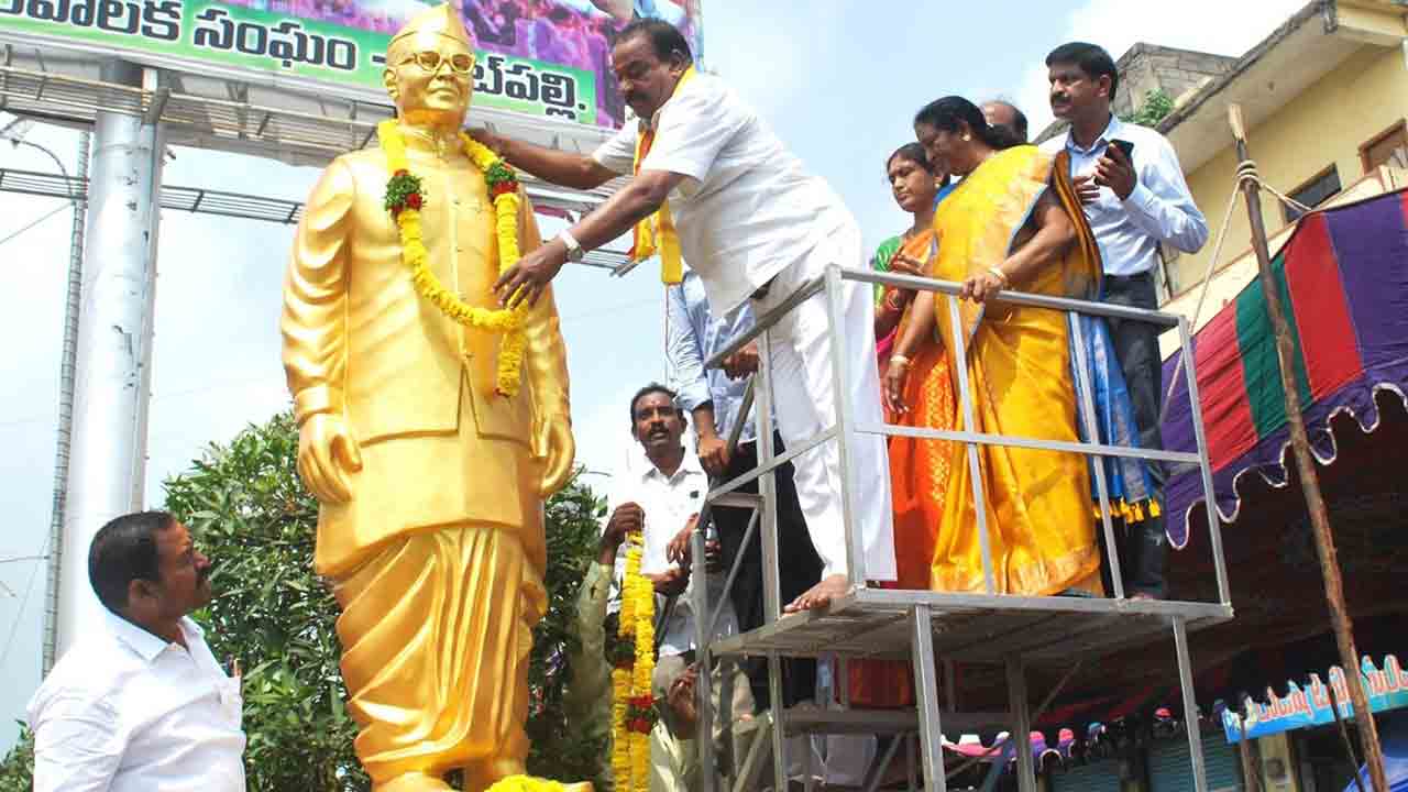 పద్మశాలీల జీవితాల్లో వెలుగులు
