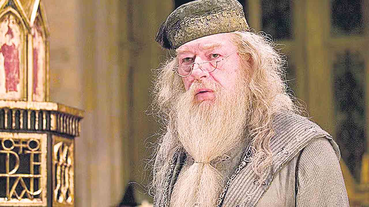 హ్యారీ పోటర్‌ నటుడు మైఖేల్‌ గాంబన్‌ మృతి