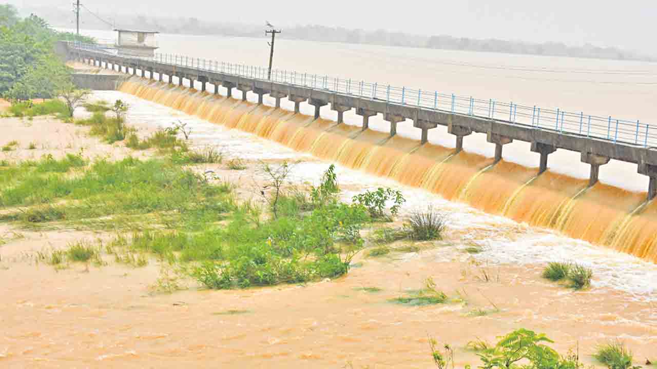 దంచికోట్టింది..