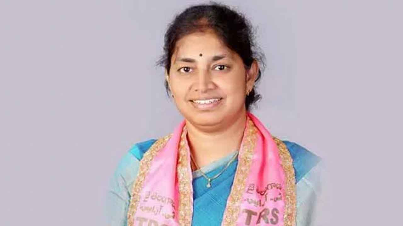 విప్‌ గొంగిడి సునీతకు రాజపుత్రుల మద్దతు