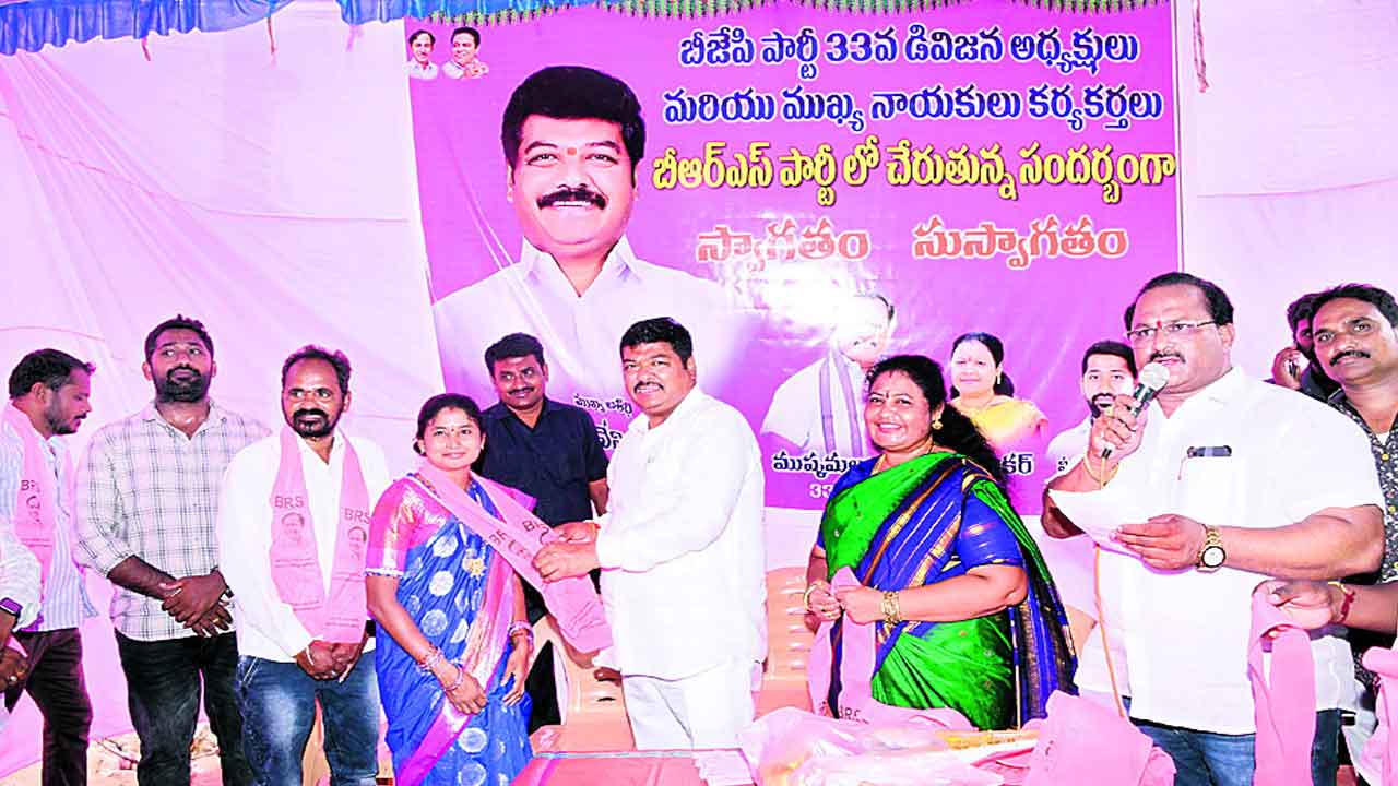 సీఎం కేసీఆర్‌ పాలనకు ప్రతిపక్షాలు ఫిదా