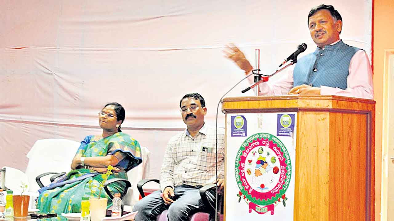 ప్రపంచ దేశాలు మనవైపే చూస్తున్నాయ్‌