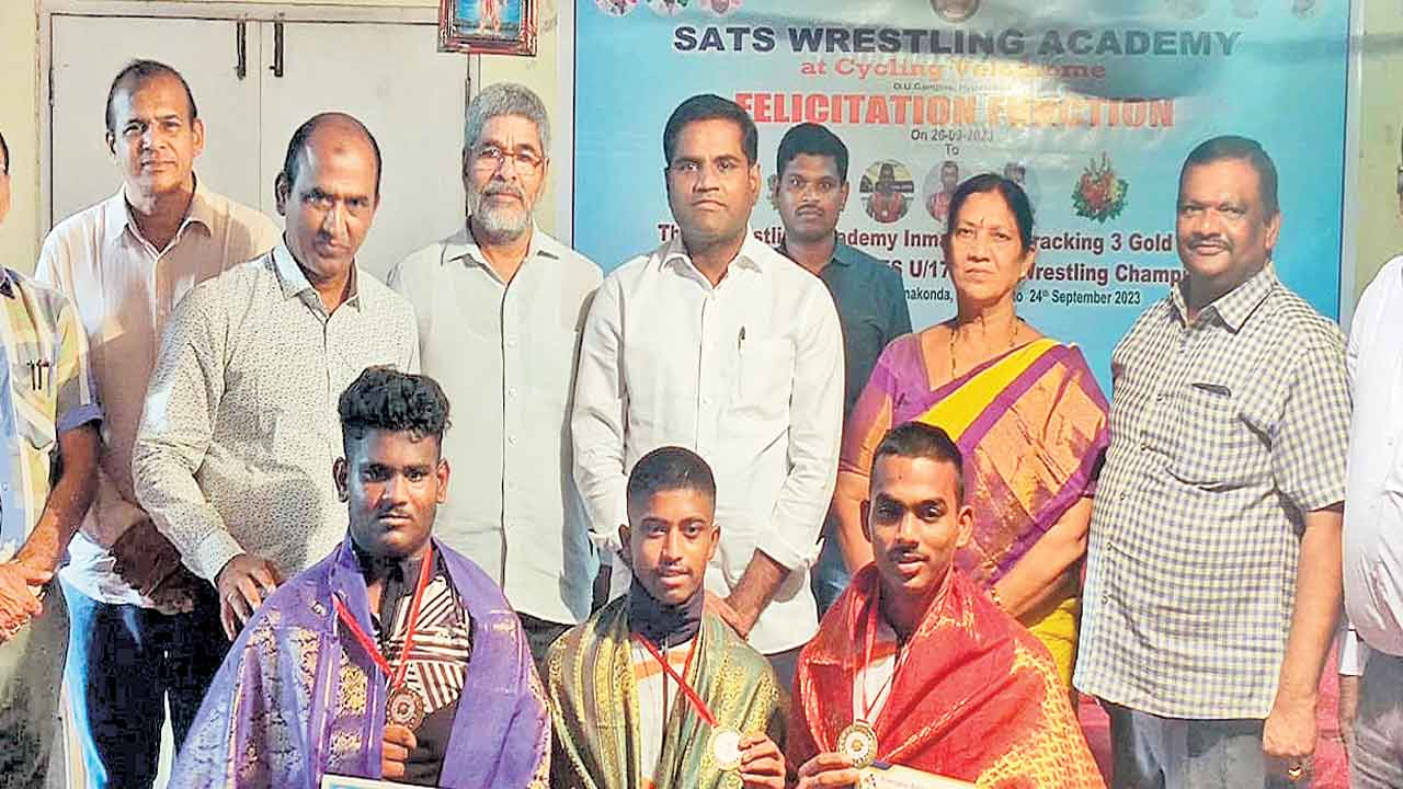 విజేతలకు వేదికలుగా అకాడమీలు