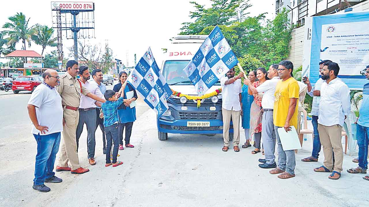 ‘తెల్లాపూర్‌’కు అంబులెన్స్‌ విరాళం