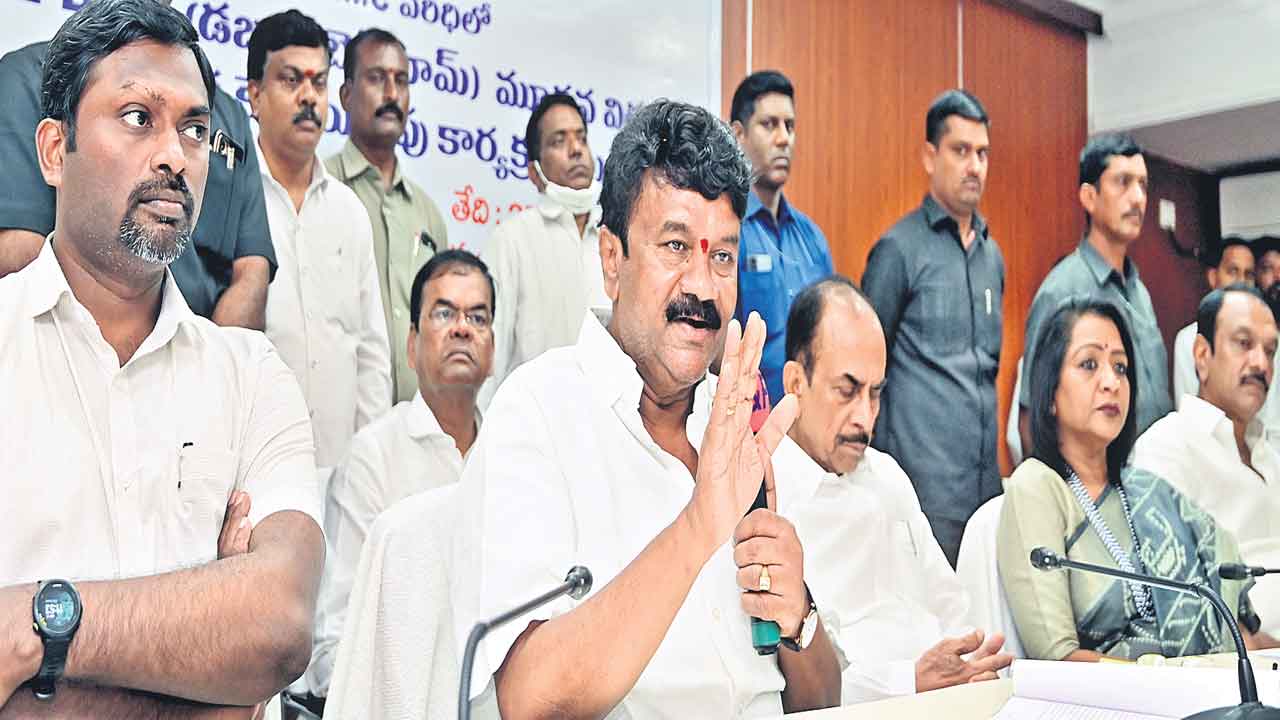 పేదలందరికీ డబుల్‌ ఇండ్లు