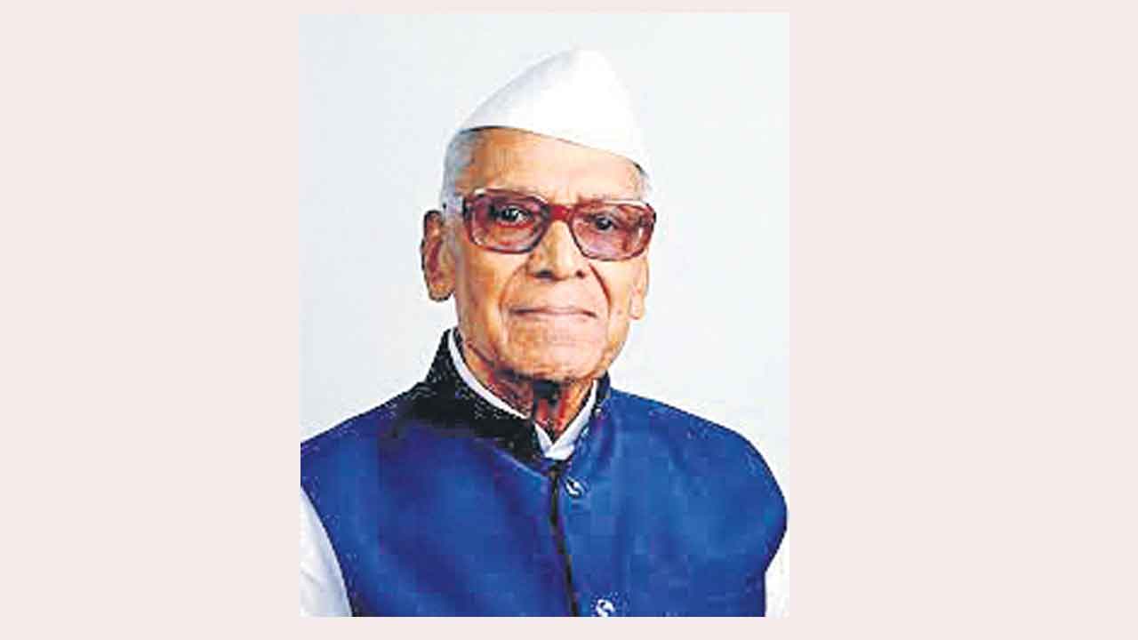 అధికారికంగా కొండా లక్ష్మణ్‌బాపూజీ జయంతి