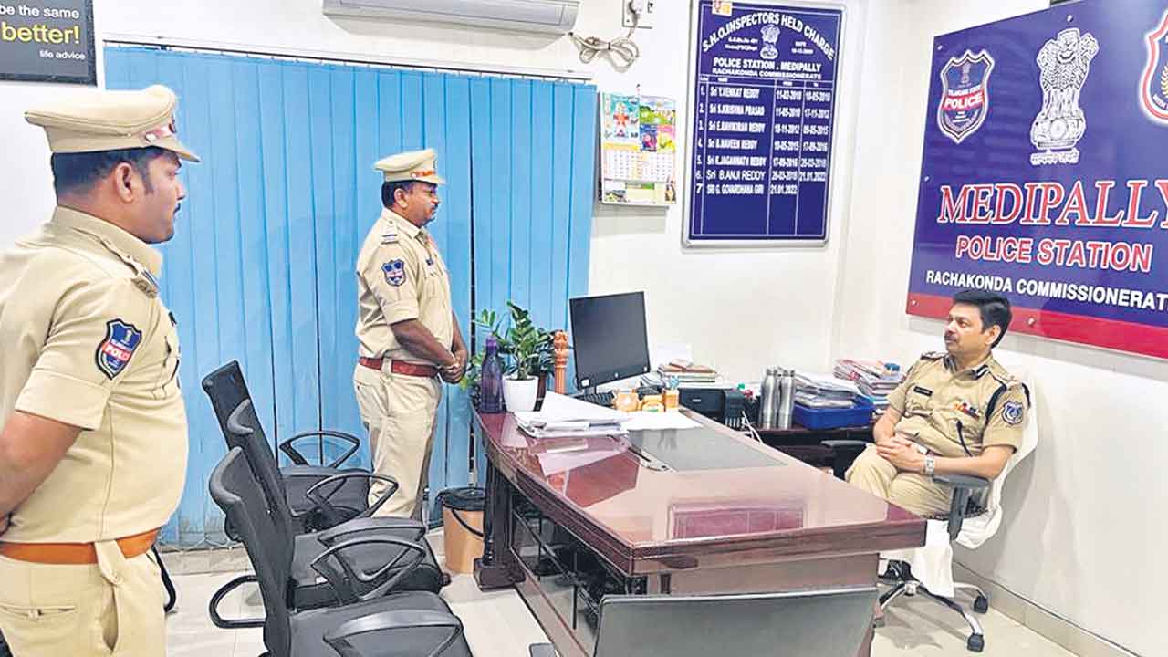 ఫోన్‌కాల్స్‌కు తక్షణమే స్పందించండి