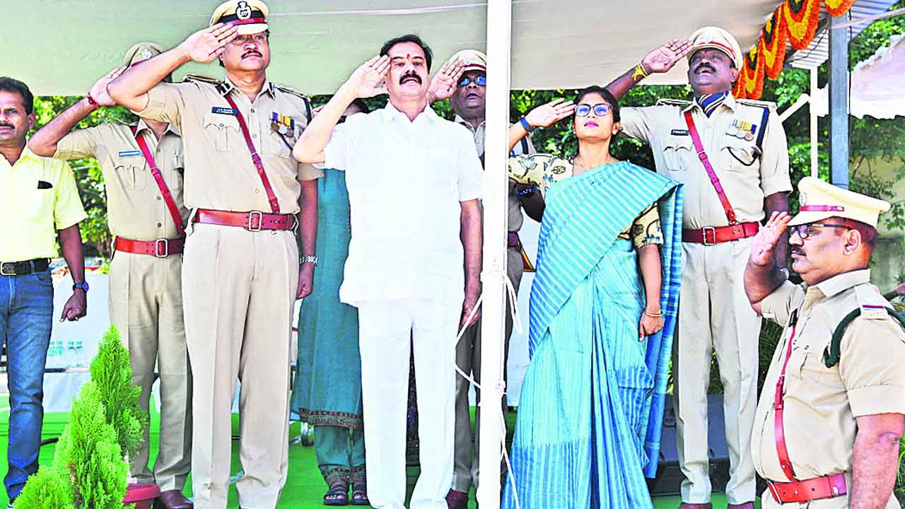 అంబరాన్నంటేలా