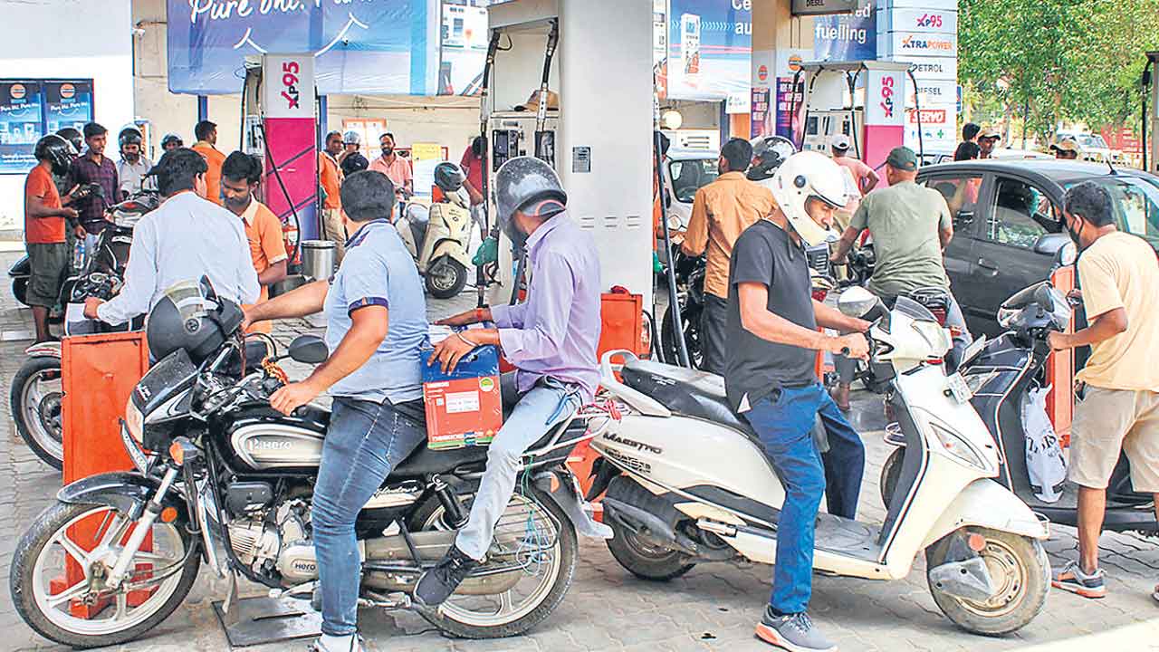 బీజేపీ ఇంధన రాజకీయాలు