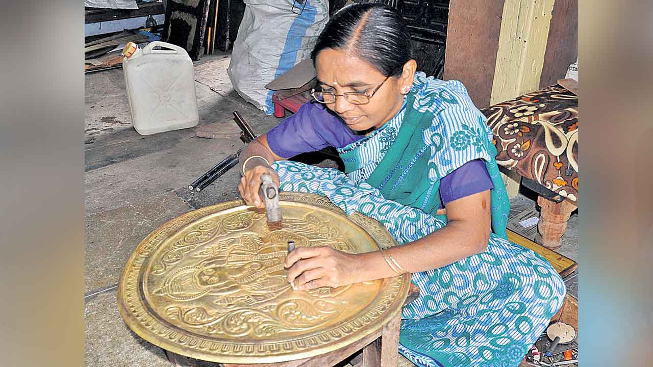 Tourism Awards |  కళలకు పెద్దపీట.. ఉత్తమ పర్యాటక గ్రామాలుగా పెంబర్తి, చంద్లాపూర్‌