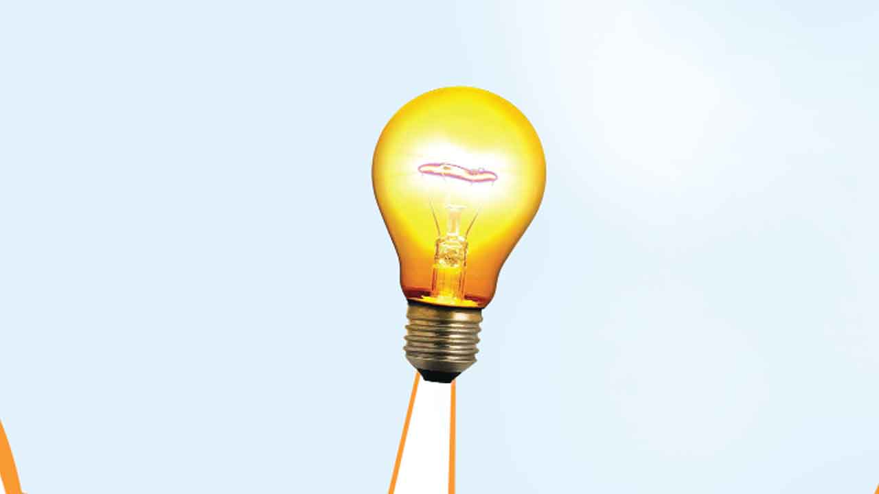 వర్షాకాలం..కరెంట్‌తో పైలం