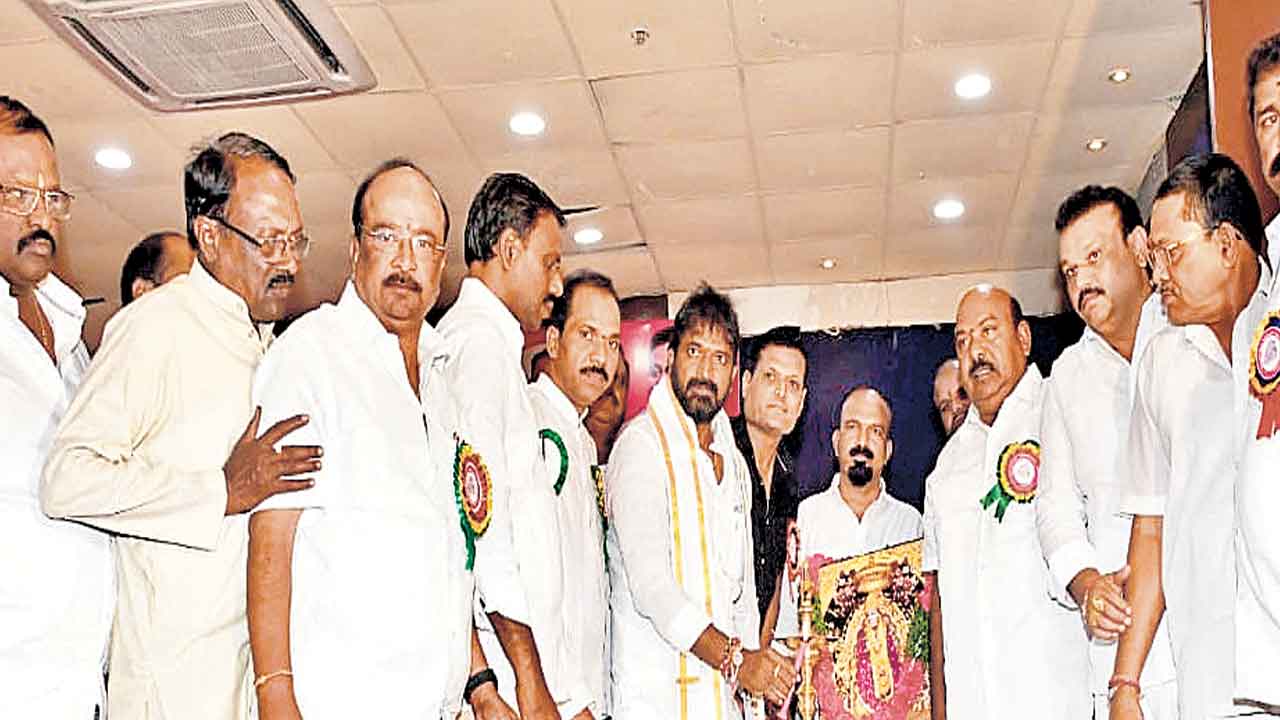 కల్తీ మద్యం విక్రయిస్తే పీడీ యాక్ట్‌