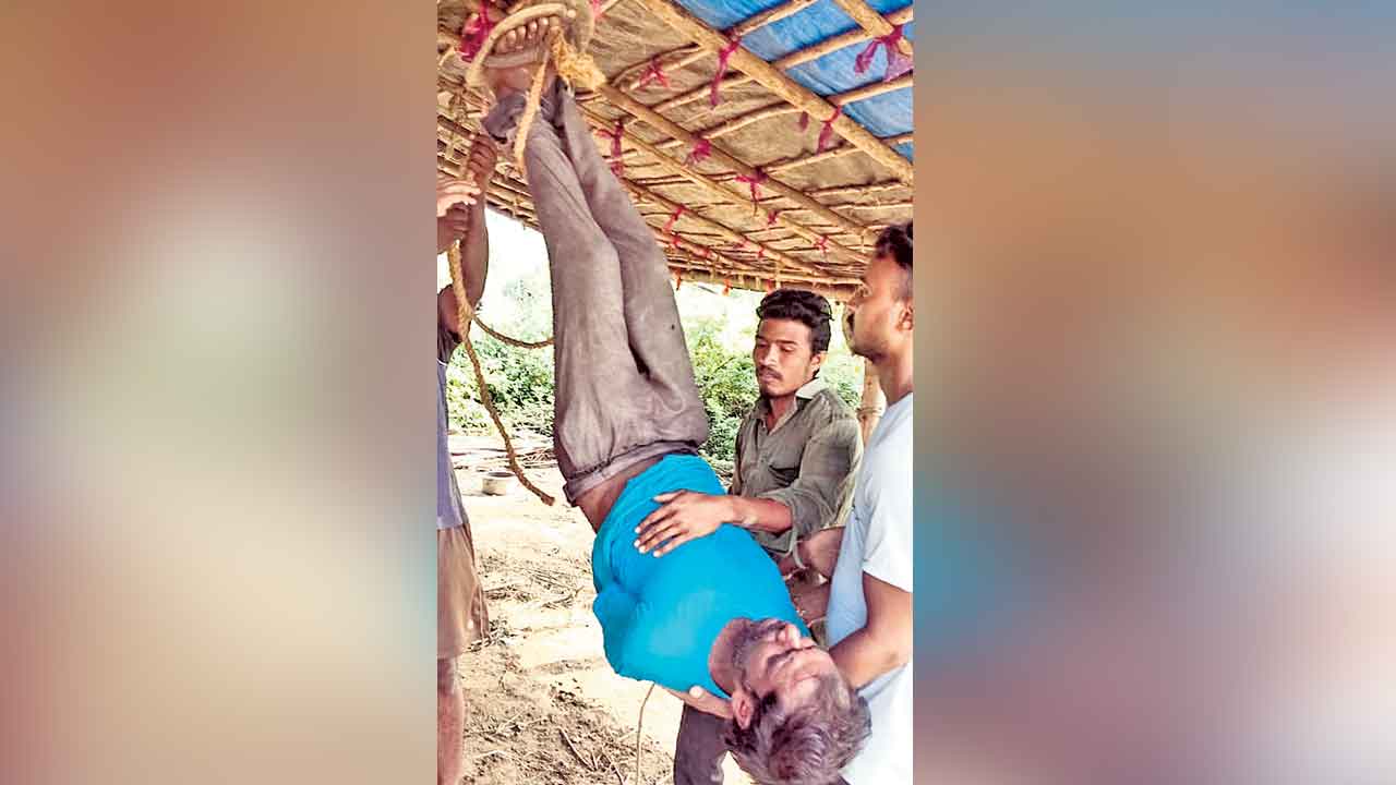 నిందితులపై అట్రాసిటీ కేసు