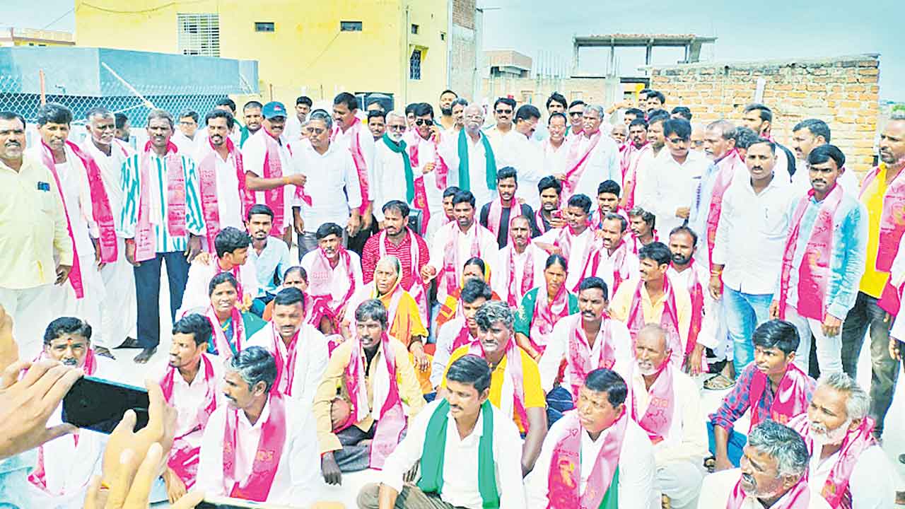 బీఆర్‌ఎస్‌లో చేరికల జోరు