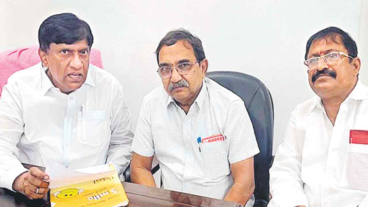 తపాలా ఉద్యోగులను క్రమబద్ధీకరించాలి : రాష్ట్ర ప్రణాళికా సంఘం ఉపాధ్యక్షుడు వినోద్‌కుమార్‌