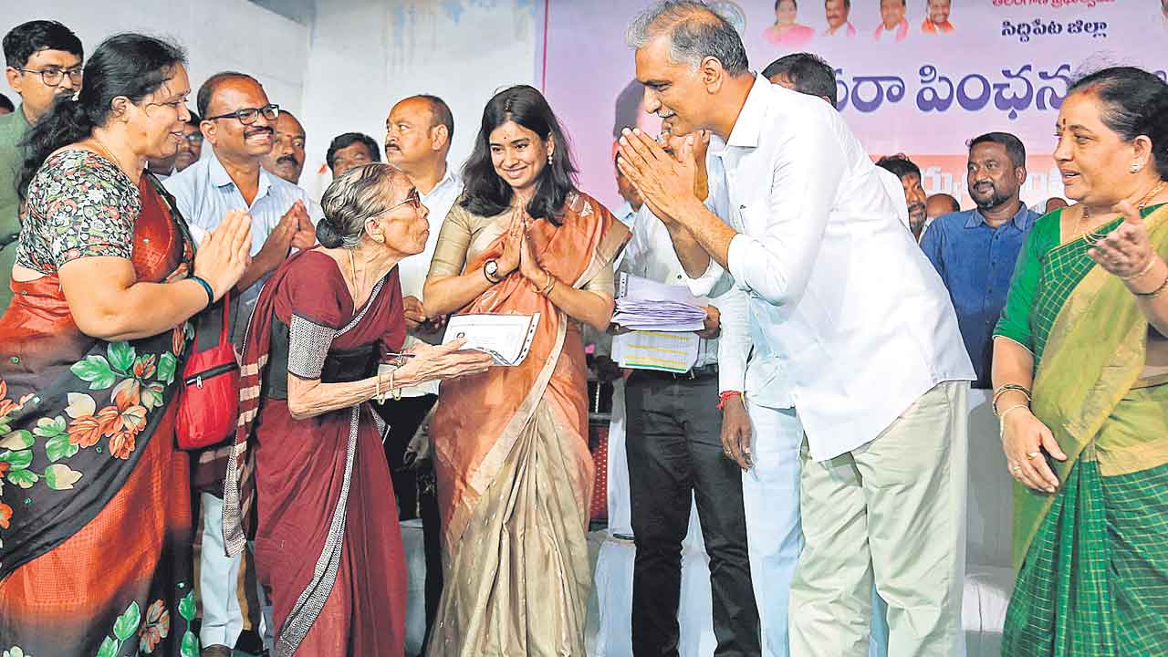 Minister Harish Rao | కరువు పీడిత పాలమూరుకు నీళ్లిస్తే.. ఎకసెక్కాలు ఆడుతున్న  కాంగ్రెస్‌ నాయకులు: మంత్రి హరీశ్‌ రావు