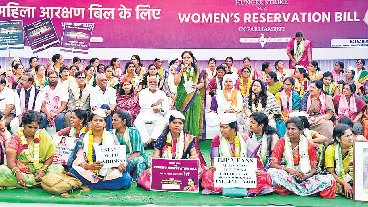 బతుకమ్మ గెలిచింది.. ఆడబిడ్డల కండ్లలో ఆనందం నింపింది