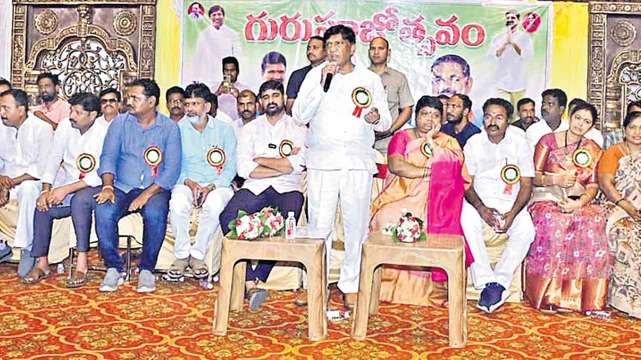 ప్రైవేట్‌ టీచర్ల రక్షణ చట్టం కోసం పోరాడుతా