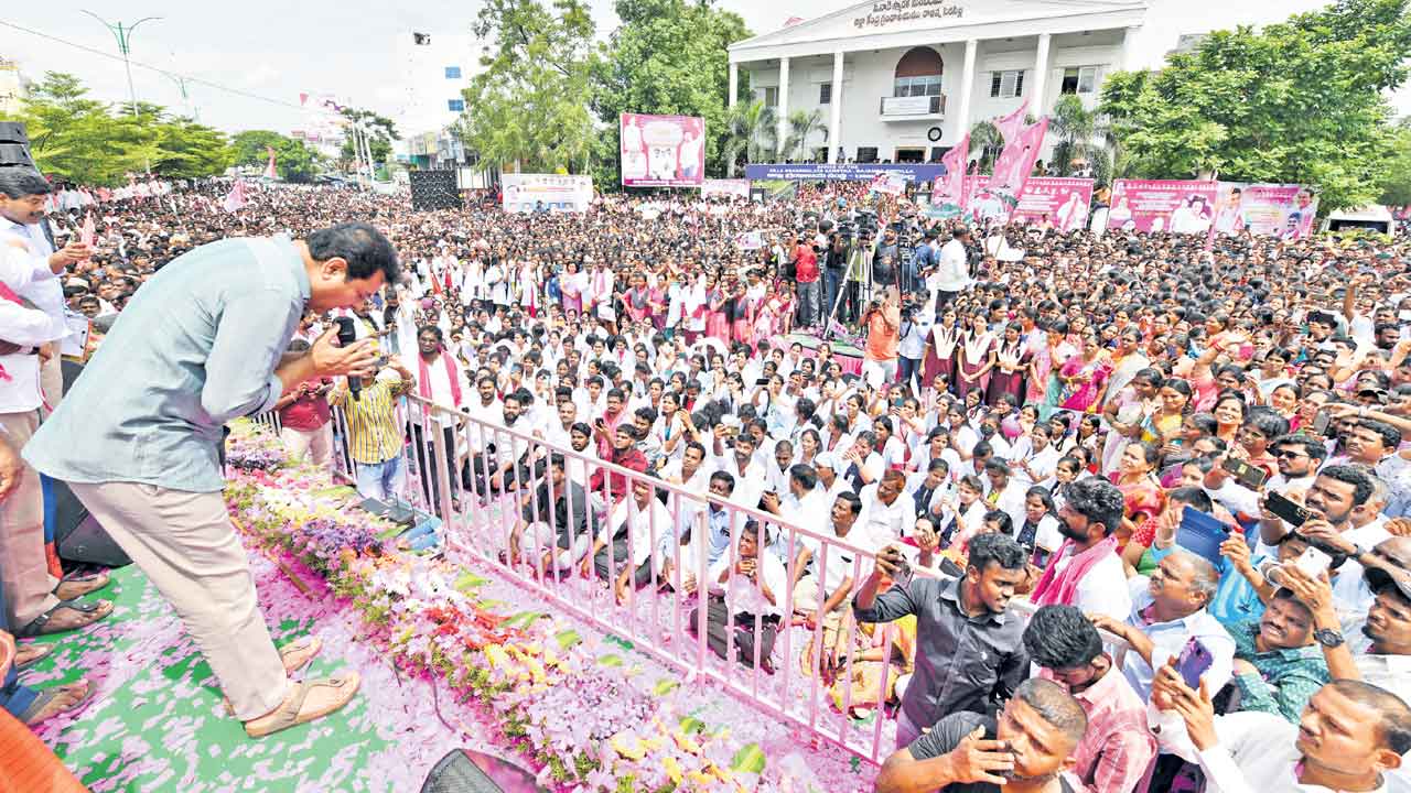 Minister KTR | అమ్మానాన్నలు నేను డాక్టర్‌.. ఐఏఎస్‌ కావాలనుకున్నరు: మంత్రి కేటీఆర్