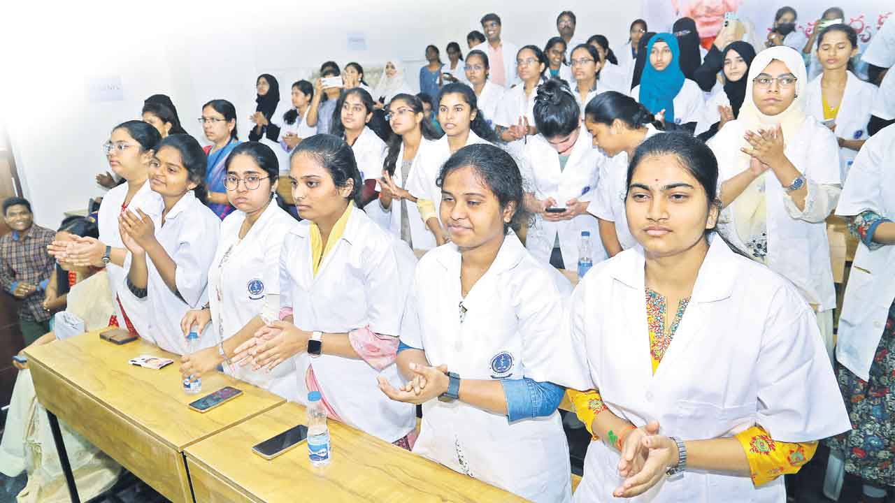 తెల్ల కోటు విప్లవం