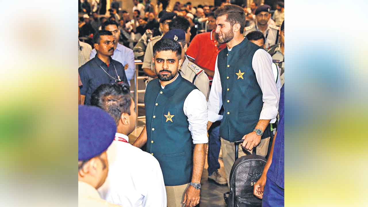 ఏడేండ్ల తర్వాత.. భారత్‌కు పాక్‌ క్రికెట్‌ జట్టు