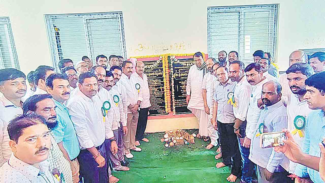 కేసీఆర్‌ను మించిన నాయకుడు లేడు