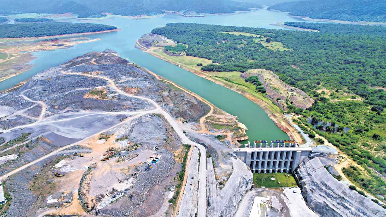 PM Modi |  కృష్ణాజలాల పునఃపంపిణీ ఎందుకు చేయలేదు? ఎప్పుడొచ్చినా రాళ్లేసుడేనా? మాట తప్పుడేనా? ప్రధాని మోదీకి పాలమూరు బిడ్డల సూటిప్రశ్న