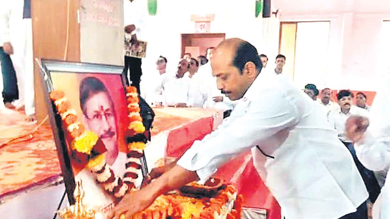 గొప్ప దార్శనికుడు దిగంబర్‌ విశే సార్‌