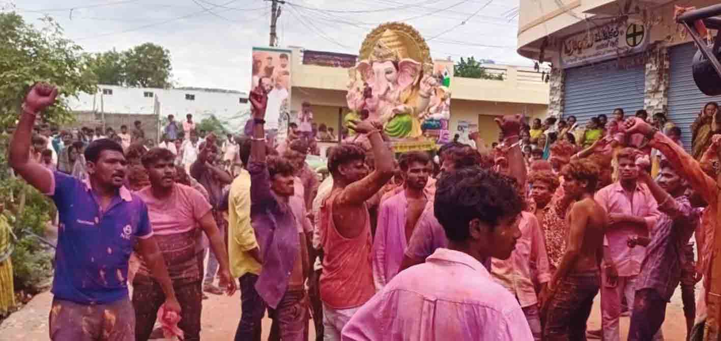 నిమజ్జనానికి గణనాథులు