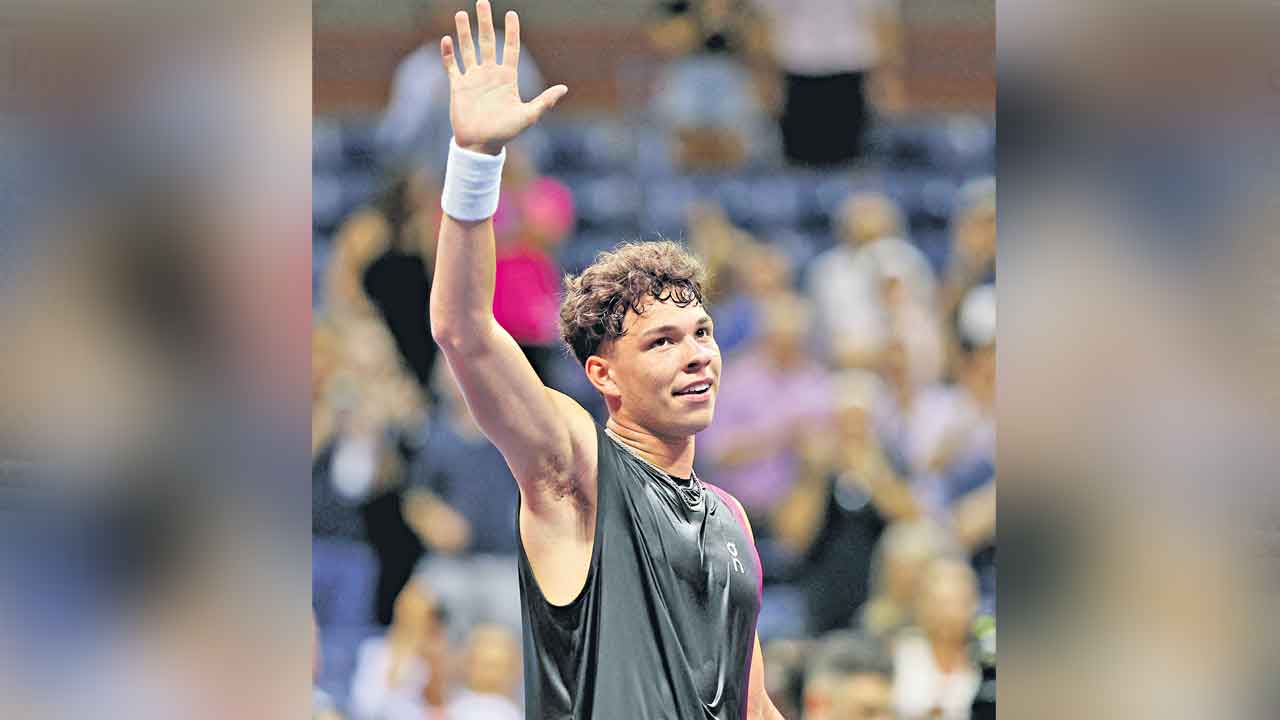 సెమీస్‌లో షెల్టన్‌