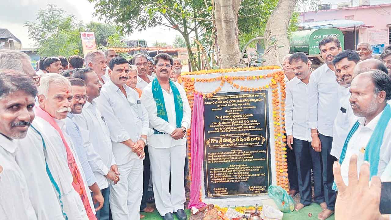 పనిచేసే ప్రభుత్వాలను ఆదరించాలి