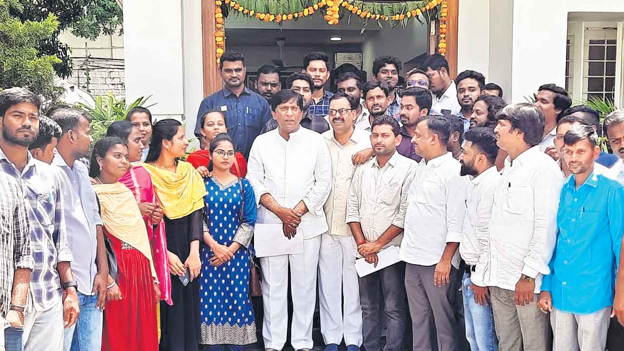 మత్స్యశాఖ కాంట్రాక్ట్‌ ఉద్యోగుల సమ్మె విరమణ