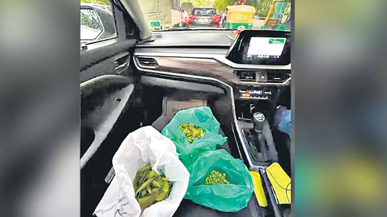 Bengaluru Traffic |  బెంగళూరులో తారాస్థాయికి చేరిన ట్రాఫిక్‌ కష్టాలు.. వంట కూడా చేసుకోవచ్చంటున్న నెటిజన్లు