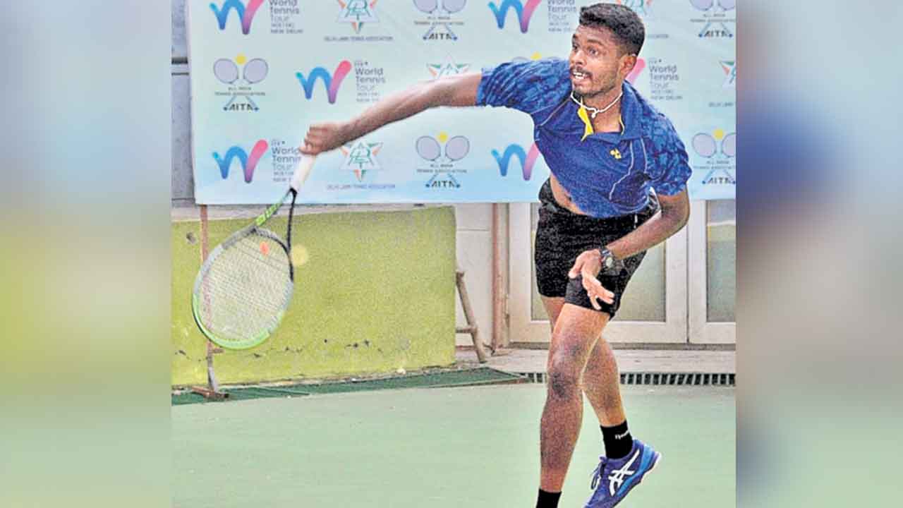 కార్తీక్‌ దూకుడు