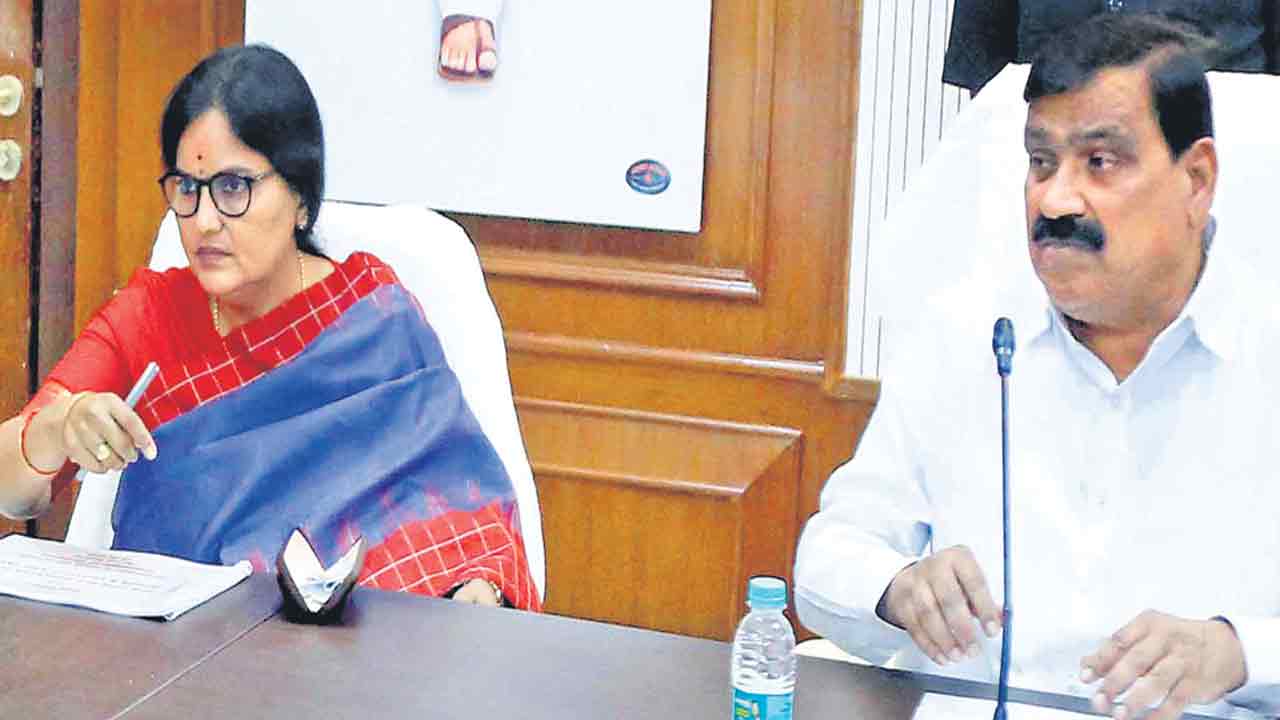 ఇసుక అమ్మకాల్లో అక్రమాలు సహించం : మంత్రి పట్నం మహేందర్‌రెడ్డి