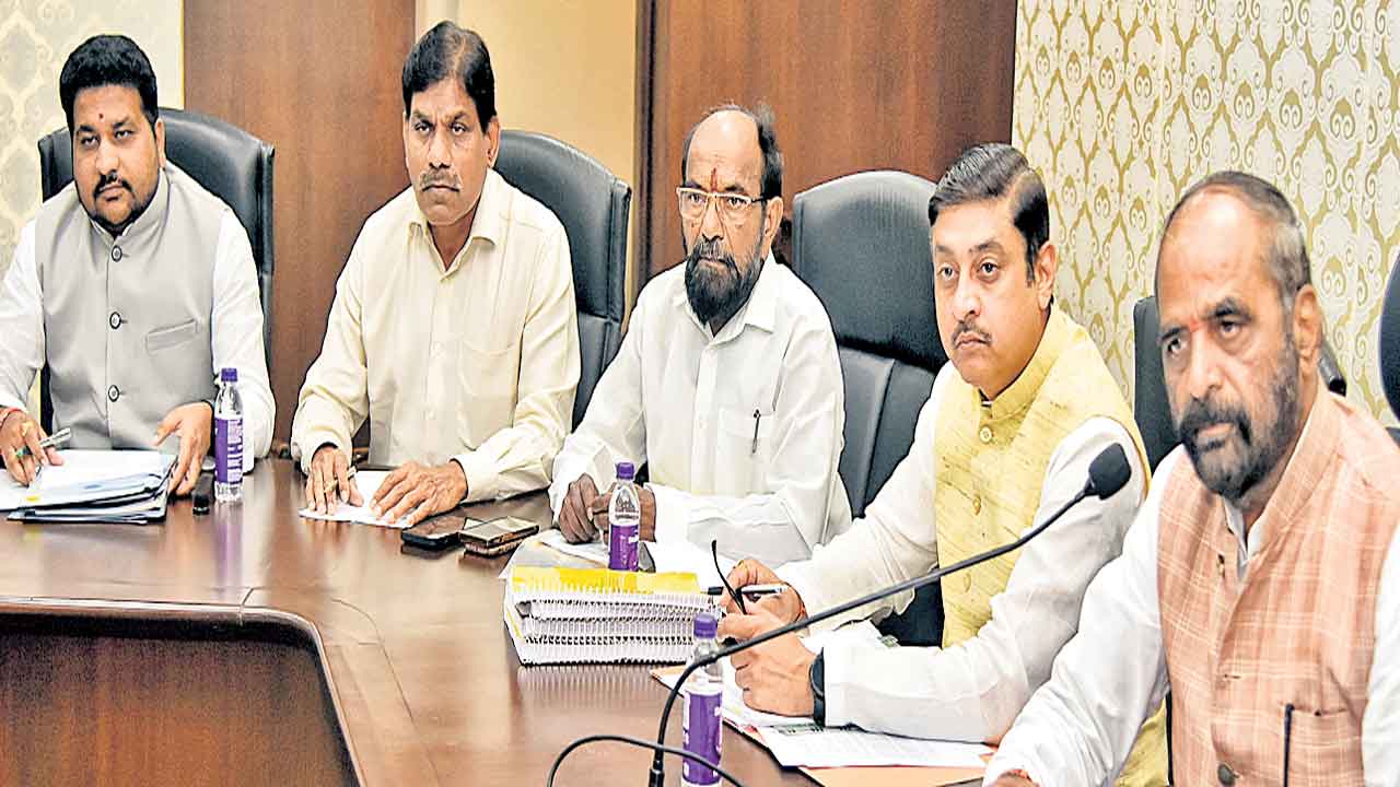 40 బీసీ కులాలను ఓబీసీల్లో చేర్చాలి