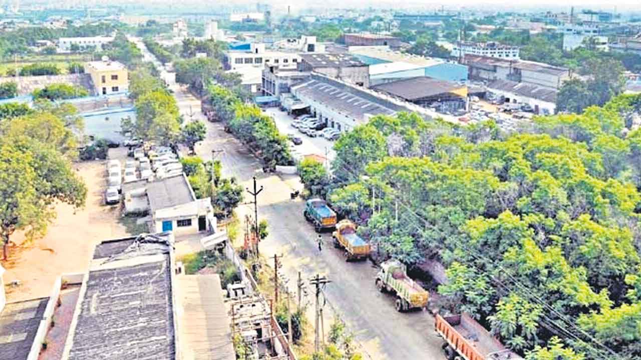 మరిన్ని ఇండస్ట్రియల్‌ పార్కులు