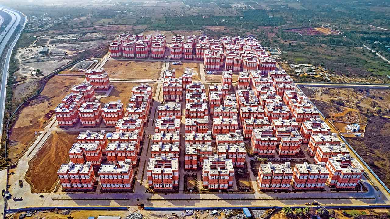 Double bedroom house |  నాడు పేదల జేబులు గుల్ల చేసిన ఉమ్మడి ప్రభుత్వాల గృహాలు..  నేడు చిల్లిగవ్వ లేకుండా డబుల్‌ బెడ్రూం ఇండ్లు అందిస్తున్న కేసీఆర్‌ సర్కార్‌