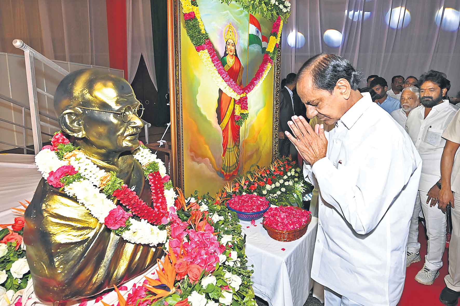 CM KCR |  సకల జనుల సర్వతోముఖాభివృద్ధే ధ్యేయంగా పురోగమిస్తున్న తెలంగాణ: సీఎం కేసీఆర్‌