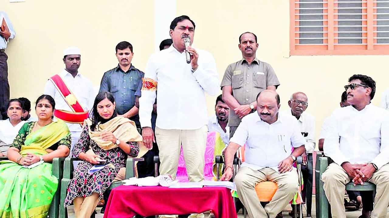 సీఎం కృషి, పట్టుదలతోనే రాష్ట్రం సస్యశ్యామలం