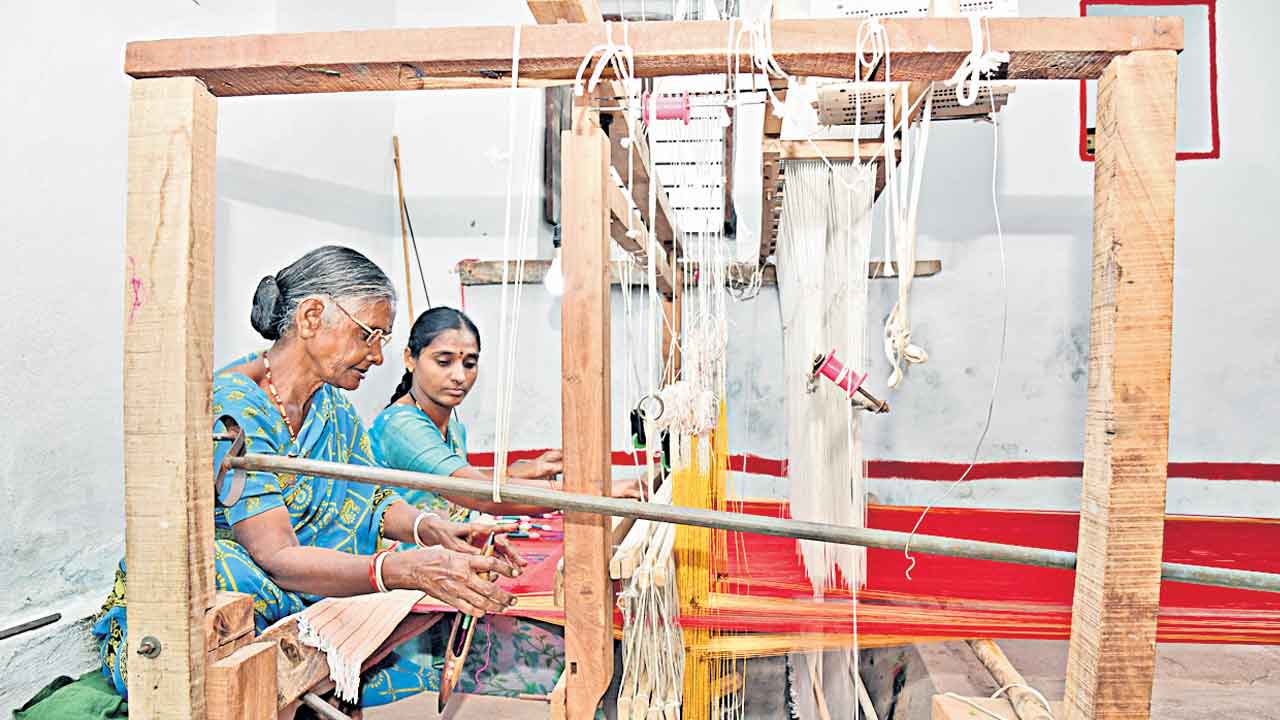 చేనేత మిత్ర తీరెను చింత