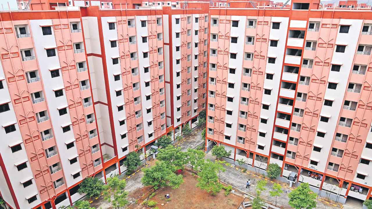 ఆత్మగౌరవ సౌధం అందివచ్చిన సంబురం