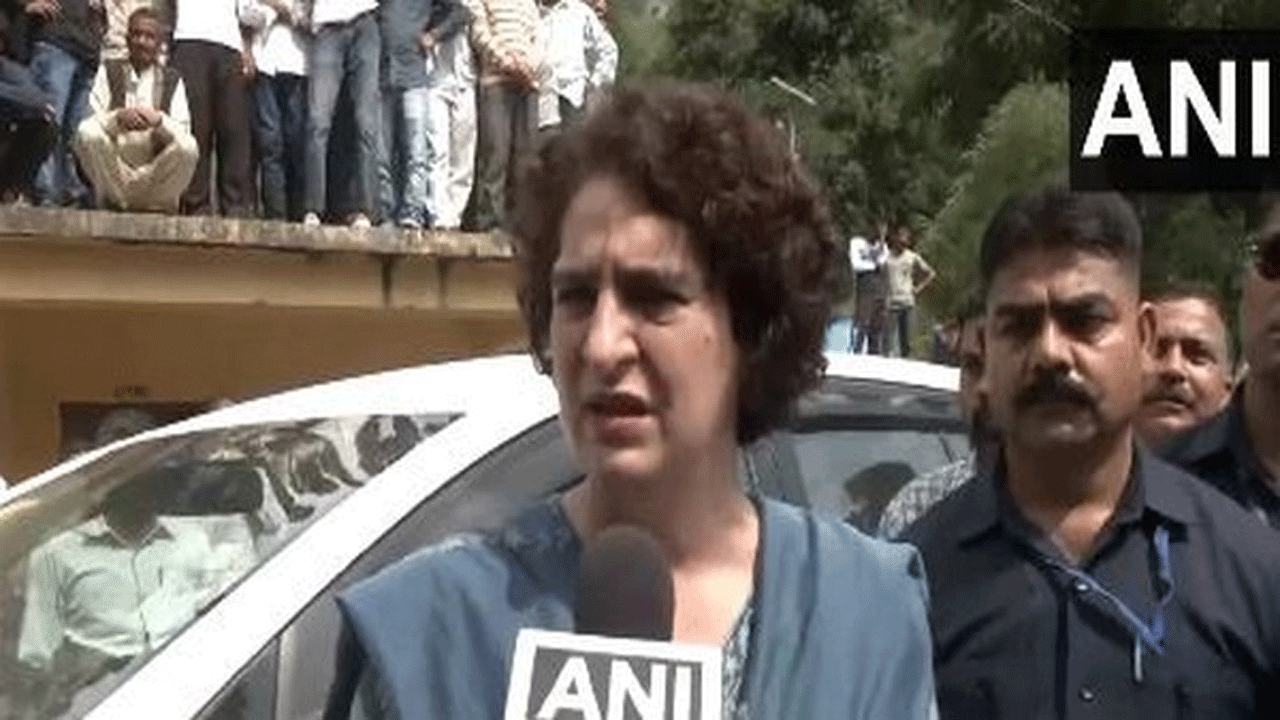 Priyanka Gandhi | అమెరిక‌న్ యాపిల్స్‌పై క‌స్ట‌మ్స్ డ్యూటీ త‌గ్గింపు : కేంద్రాన్ని నిల‌దీసిన ప్రియాంక గాంధీ