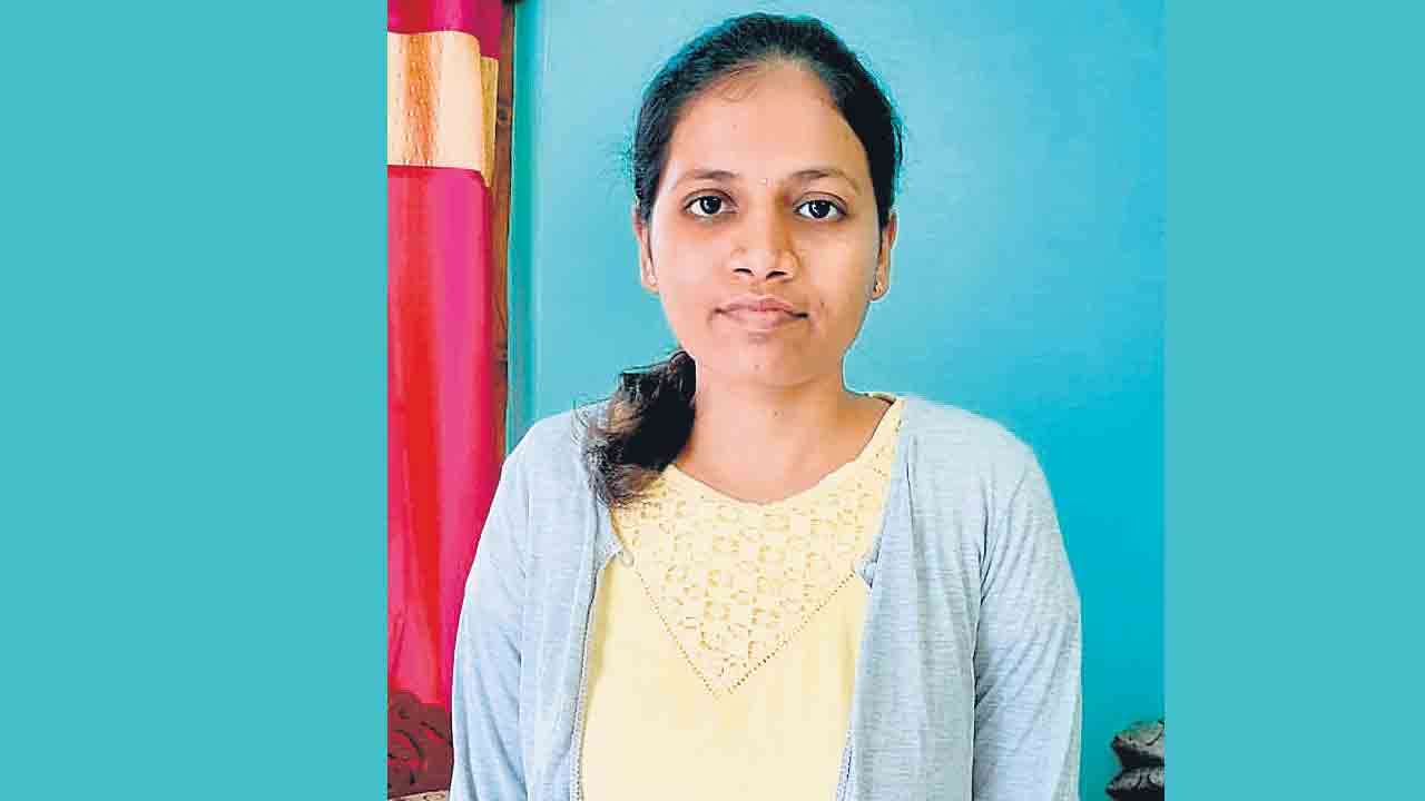 ఏఈఈలో లక్షెట్టిపేట యువతికి స్టేట్‌ ఫస్ట్‌ ర్యాంక్‌