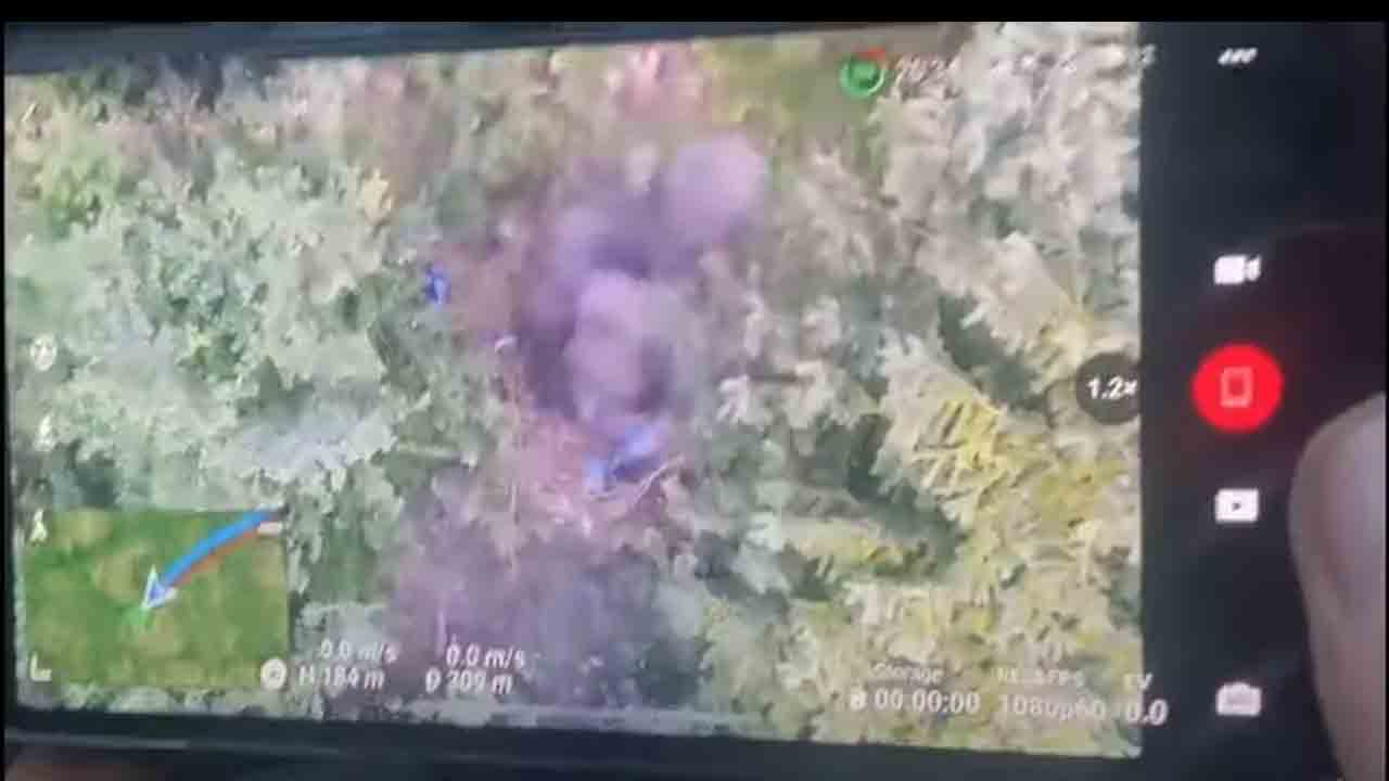 Anantnag Encounter | ఉగ్రవాద స్థావరంపై భారత సైనికుల బాంబు దాడి.. డ్రోన్‌ కెమెరాలో ఉగ్రవాదులు పారిపోతున్న దృశ్యాలు.. Video