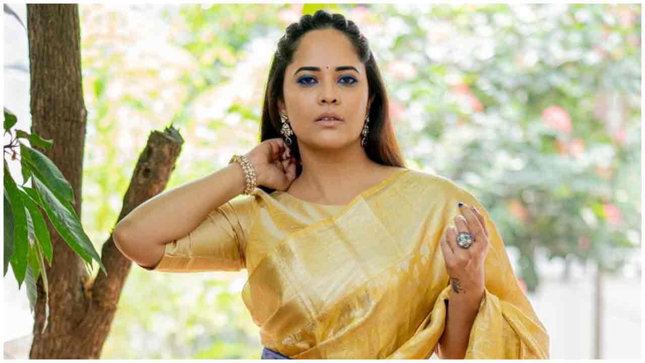 Anasuya Bharadwaj | చీర‌కట్టులో చింపేసిన అనసూయ భరద్వాజ్..