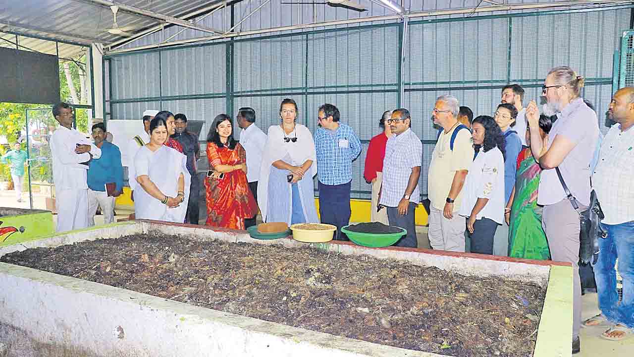 భగీరథ భేష్‌.. స్వచ్ఛబడి అద్భుతం